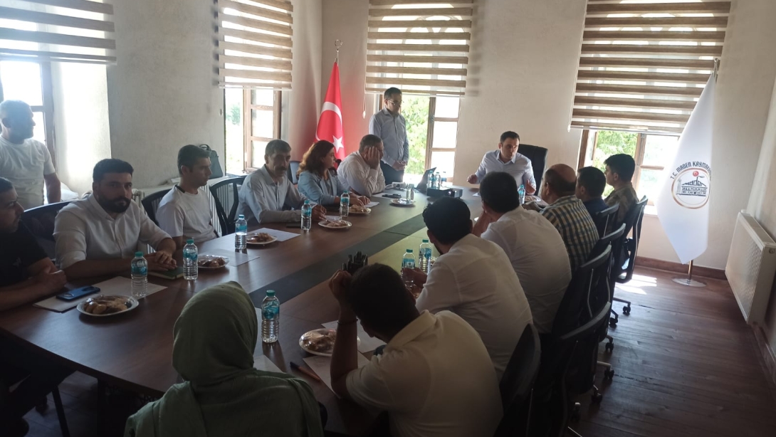 MADEN KAYMAKAMI İBRAHİM İŞLEYEN BAŞKANLIĞINDA İLÇE HAYAT BOYU ÖĞRENME KOMİSYON TOPLANTISI YAPILDI.